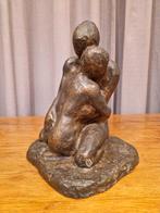 Bronzen beeld gesigneerd, 7 Kg, 20 X 20 X 28 cm, Ophalen of Verzenden, Brons