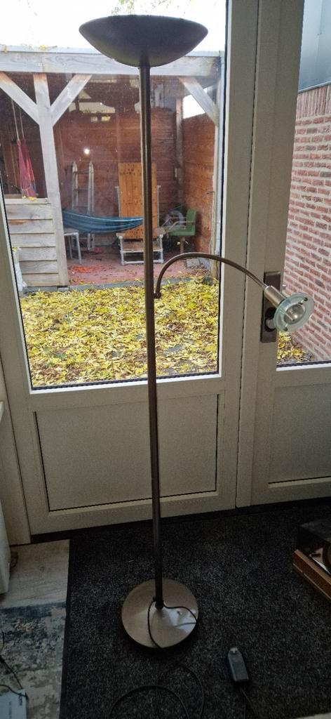Stijlvolle bronzen staande lamp met leeslamp, Huis en Inrichting, Lampen | Vloerlampen, Gebruikt, 150 tot 200 cm, Metaal, Ophalen of Verzenden