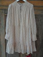 Zacht roze chiffon stippen jurk maat M, Ophalen of Verzenden, Zo goed als nieuw, Maat 38/40 (M)