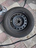 Winterbanden. Vier stalen velgen met Goodyear winterbanden., Auto-onderdelen, Banden en Velgen, Ophalen, 215 mm, 16 inch, Winterbanden