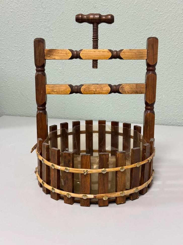 Antiek Vintage 1950 houten hout wensput mand notenkraker, Antiek en Kunst, Antiek | Keukenbenodigdheden, Ophalen of Verzenden