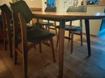 Made-design:tafel (uitschuifbaar) met 4 bijpassende stoelen, Huis en Inrichting, Complete eetkamers, Scandinavisch design, 4 tot 6 stoelen
