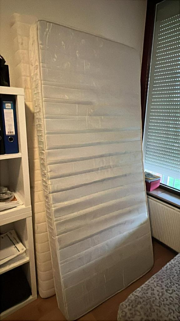 2x pcs 90x200, Huis en Inrichting, Slaapkamer | Matrassen en Bedbodems, Zo goed als nieuw, 90 cm, 200 cm, Eenpersoons, Ophalen