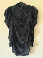 Zwarte velvet jurk pofmouwen glittersteentjes, maat S, Kleding | Dames, Zwart, Ophalen of Verzenden, Zo goed als nieuw, Maat 36 (S)