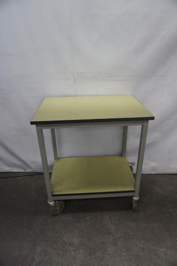 Serveerwagen magazijnwagen beschikbaar voor biedingen