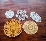 5 vintage gehaakte kleedjes, Antiek en Kunst, Antiek | Kleden en Textiel, Ophalen of Verzenden