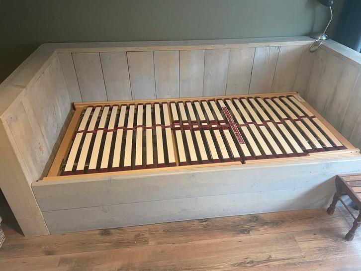Mooie kajuitbed - Steigerhout, Huis en Inrichting, Slaapkamer | Bedden, Zo goed als nieuw, Eenpersoons, 90 cm, 200 cm, Steigerhout
