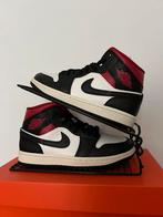 Nike Air Jordan 1 mid black/gym red/sail, Kleding | Dames, Schoenen, Nieuw, Nike, Ophalen of Verzenden, Sneakers of Gympen