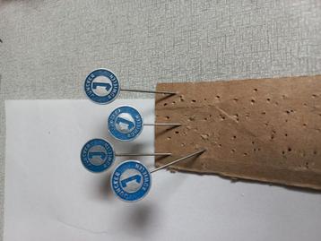 4 speldjes van," Juncker Rijwielen". beschikbaar voor biedingen