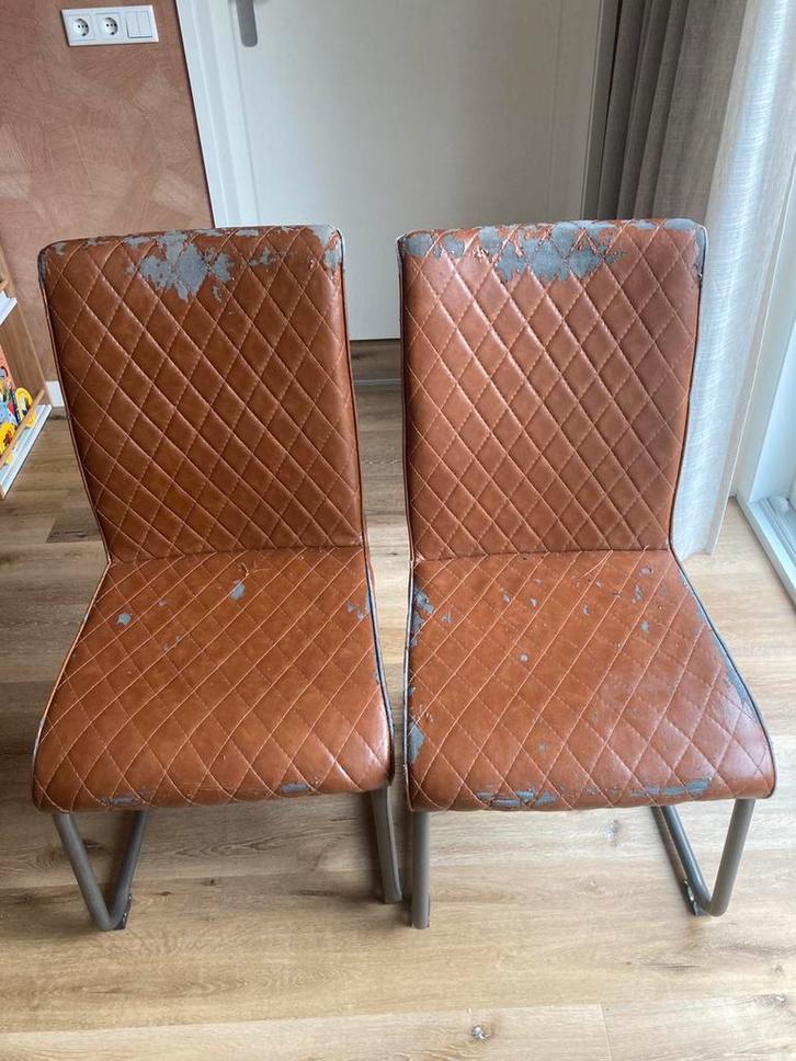 2 eetkamer stoelen, Huis en Inrichting, Stoelen, Gebruikt, Vijf, Zes of meer stoelen, Bruin, Ophalen