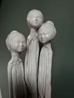 Monika Gier keramiek kunstwerk sculptuur figuur 3 zussen, Ophalen of Verzenden