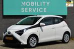 Toyota Aygo 1.0 VVT-i x-play AC Carplay Camera Cruise NAP, Voorwielaandrijving, Stof, Gebruikt, 4 stoelen
