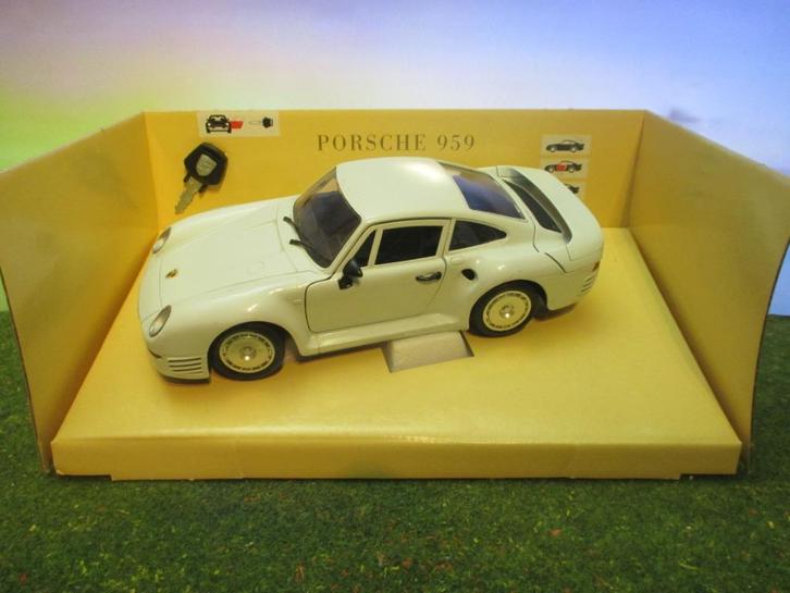 1/18 Porsche 959 - Polistil wit, Hobby en Vrije tijd, Modelauto's | 1:18, Zo goed als nieuw, Overige merken, Ophalen of Verzenden