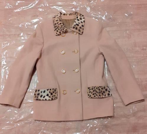 beige jasje maat 38,40 ea kleur sportief jasje Roze maat L, Kleding | Dames, Jasjes, Kostuums en Pakken, Gedragen, Jasje, Maat 38/40 (M)