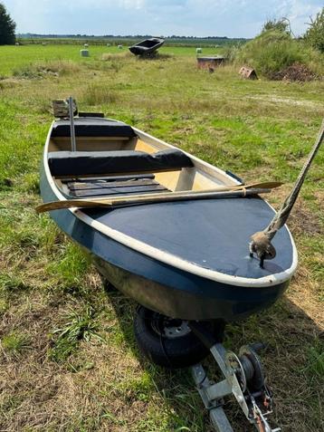 Stalen motorboot (ca. 3,5 meter) met trailer – zonder motor beschikbaar voor biedingen