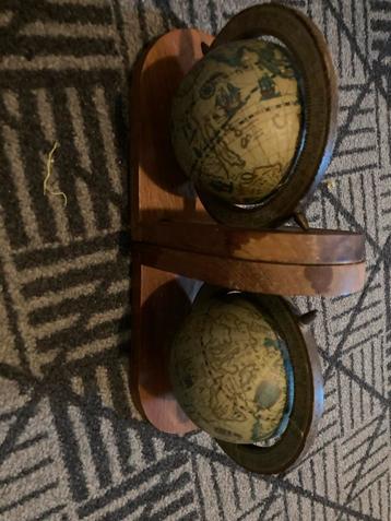 Vintage Wereldbol Boekensteun beschikbaar voor biedingen