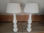 2 lampjes + kap, lieflijk, romantisch.Kleur wit., Huis en Inrichting, Lampen | Tafellampen, Ophalen, Minder dan 50 cm