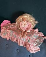 Vintage Barbie 1993 Bedtime Barbie met bed en kleding, Ophalen of Verzenden, Gebruikt