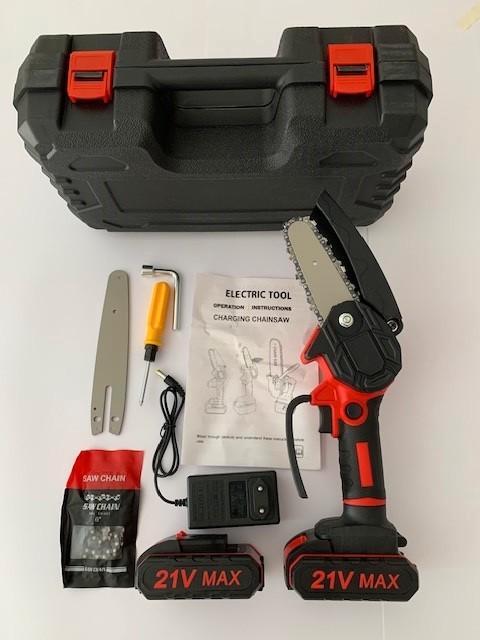 Koopje: Accu snoeizaag incl 2x accu, 2x zaagblad/ketting box, Tuin en Terras, Hand-tuingereedschap, Nieuw, Overige soorten, Ophalen of Verzenden