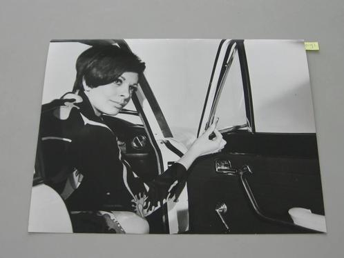 LN 091 Lancia Flavia met fotomodel, persfoto., Boeken, Auto's | Folders en Tijdschriften, Zo goed als nieuw, Overige merken, Ophalen of Verzenden