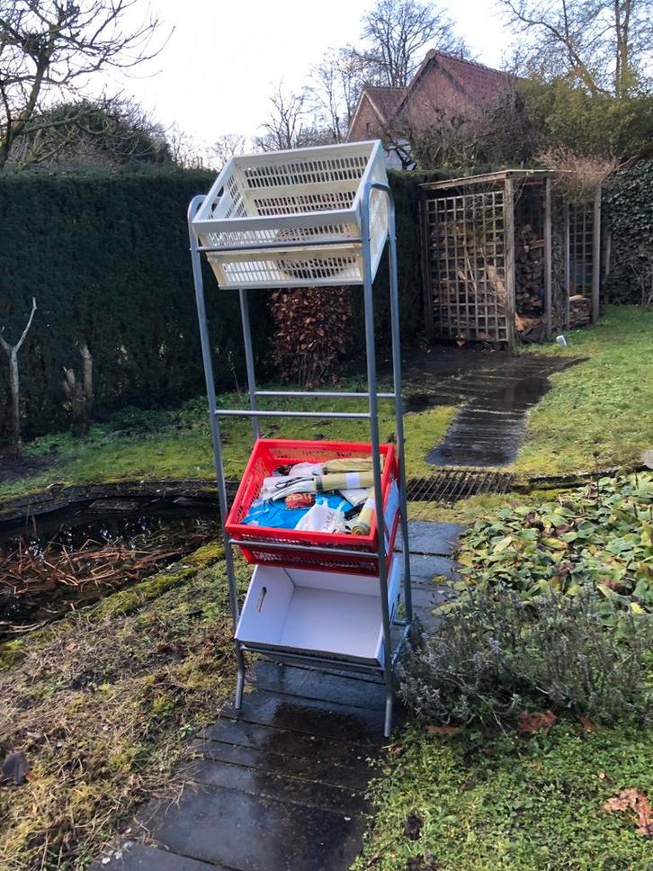 Handig krattenrek voor opslag, Tuin en Terras, Bergingen en Tuinkasten, Gebruikt, Overige typen, Kunststof, Ophalen