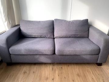 Grijze bank (grey couch)