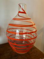 Vintage glazen vaas, oranje swirl, mondgeblazen, Antiek en Kunst, Ophalen of Verzenden