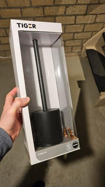 Mooie Matzwarte Toiletborstel + Houder - Nieuw beschikbaar voor biedingen