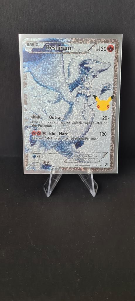 Reshiram 113 Celebrations, Hobby en Vrije tijd, Verzamelkaartspellen | Pokémon, Zo goed als nieuw, Ophalen of Verzenden