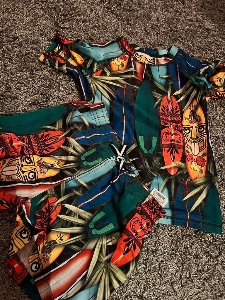 MOLO zwembroek & shirt maat 98/104 origineel ZGAN, Maat 104, Molo, Ophalen of Verzenden, Zo goed als nieuw