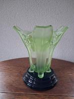 Art Deco vaas van uraniumglas, Antiek en Kunst, Antiek | Vazen, Ophalen of Verzenden