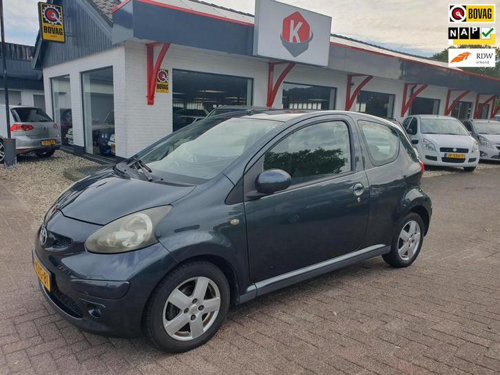 Toyota Aygo 1.0-12V 3drs AIRCO BJ 2005 NIEUWE APK, Auto's, Toyota, Bedrijf, Te koop, Aygo, ABS, Airbags, Airconditioning, Elektrische ramen
