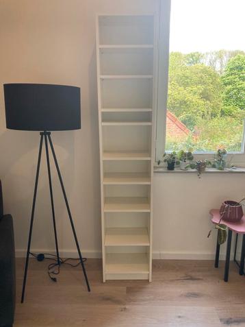 Boeken / film kast (202 cm ) beschikbaar voor biedingen