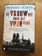 Manda Scott met De vrouw die door het vuur ging, Manda Scott, Gelezen, Ophalen of Verzenden, Nederland