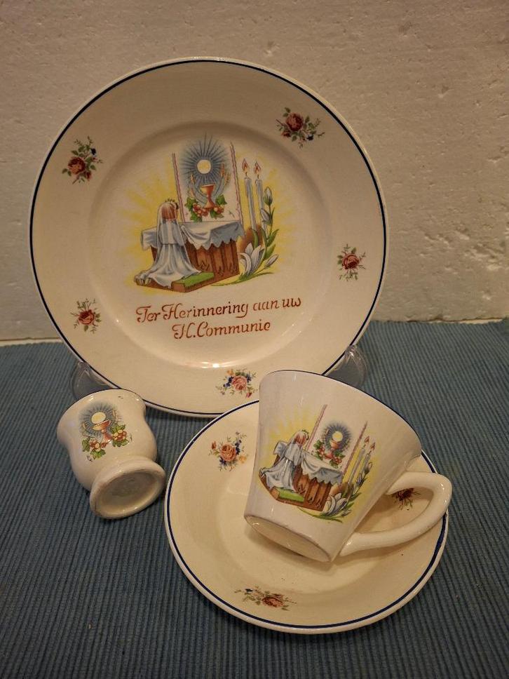 Societe Ceramique - mooi heilige communie ontbijtsetje, Antiek en Kunst, Antiek | Servies los, Ophalen of Verzenden