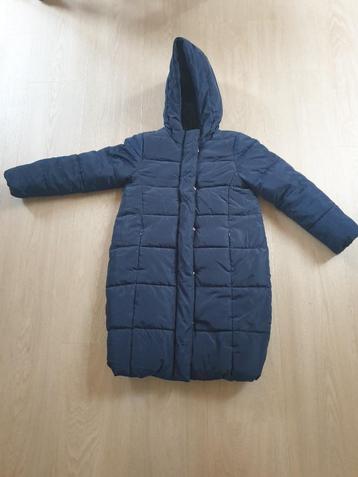 Winterjas en truien beschikbaar voor biedingen