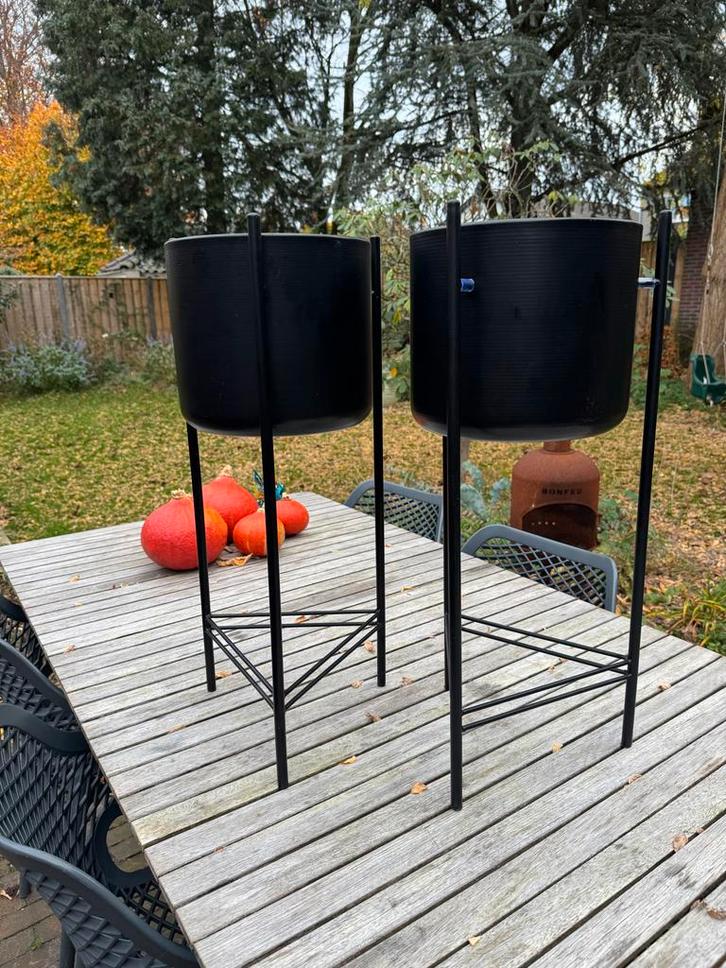 2 zwarte Plantenstandaards - 28x66 cm, Tuin en Terras, Bloembakken en Plantenbakken, Nieuw, Metaal, Binnen, 60 cm of meer, Minder dan 60 cm