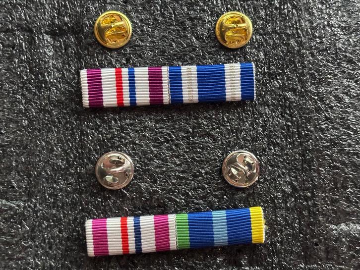 2x 2 delige baton set, Verzamelen, Militaria | Algemeen, Landmacht, Kleding of Schoenen, Nederland, Ophalen of Verzenden