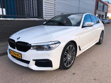 BMW 5-Serie 520i 184pk // M-Pakket // Schuifdak // Memory // beschikbaar voor biedingen