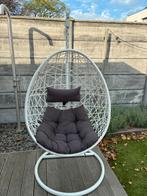 Hele nette witte hangstoel type Egg, Tuin en Terras, Ophalen of Verzenden, Zo goed als nieuw, Wicker