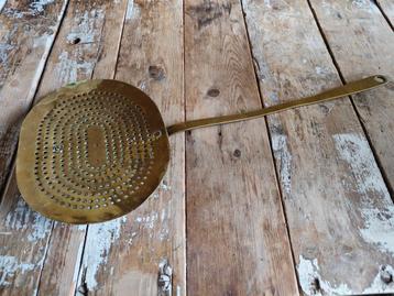  Antieke schuimspaan messing – 19e eeuw keukendecor beschikbaar voor biedingen