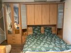 2 persoonsbed met kastenwand en losse kledingkast, Ophalen, Gebruikt, Bruin, Tweepersoons