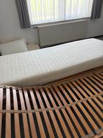 Bed met verstelbare lattenbodem en matras, Ophalen, Zo goed als nieuw, Eenpersoons, Hout