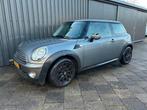 Mini 1.4 16V ONE AUT 2009 Grijs, Auto's, Mini, 4 stoelen, 49 €/maand, 500 kg, 1075 kg