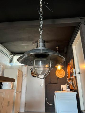 Stalen hanglamp industrieel beschikbaar voor biedingen