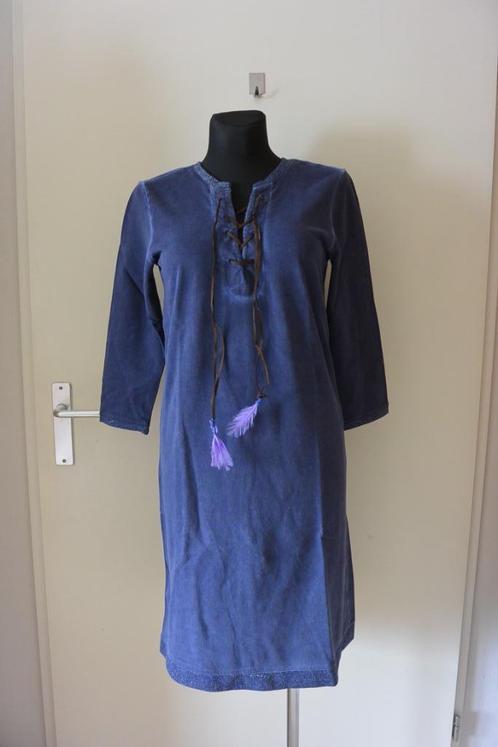 Place Du Soleil jurk M blauw zga nieuw, Kleding | Dames, Jurken, Zo goed als nieuw, Maat 38/40 (M), Blauw, Onder de knie, Ophalen of Verzenden