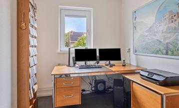 prachtig bureau compleet met printertafel + kantoorkast beschikbaar voor biedingen