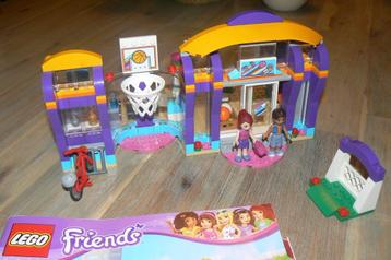 Te koop: Lego Friends Heartlake Sportschool 41312 met boeken beschikbaar voor biedingen