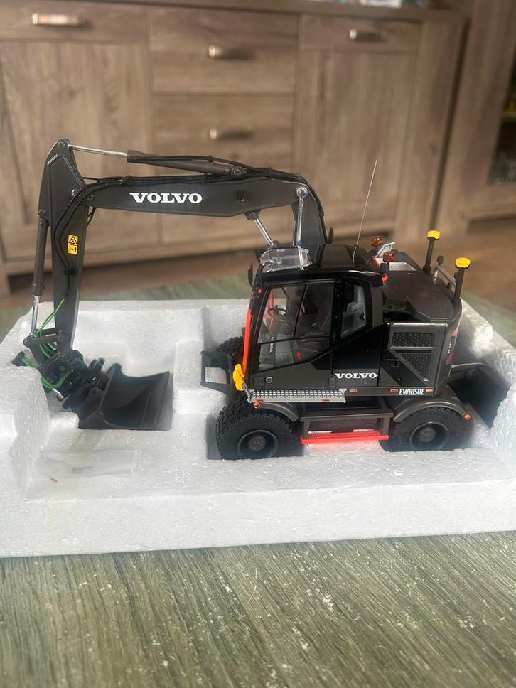 AT Collections mobiele kraan EWR150E Black (VERBOUWT), Hobby en Vrije tijd, Modelbouw | Radiografisch | Auto's, Zo goed als nieuw