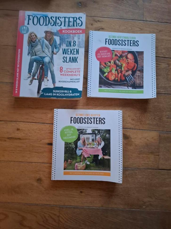 Foodsisters in acht weken slank. Drie boeken, zie tekst., Boeken, Gezondheid, Dieet en Voeding, Zo goed als nieuw, Ophalen of Verzenden